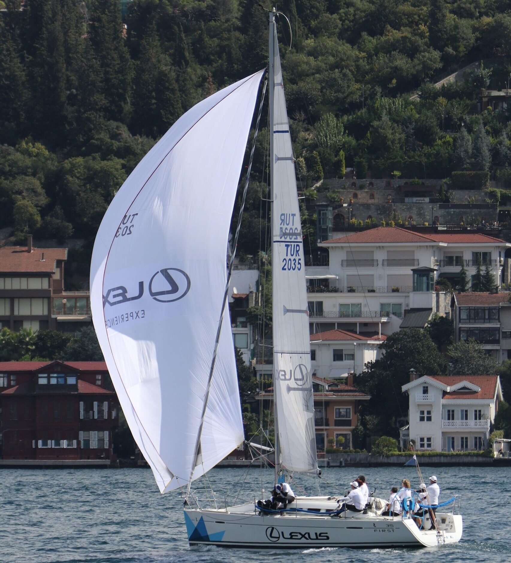 Lexus Sailing Team İstanbul'da yelken açtı